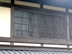 虫籠窓　木格子